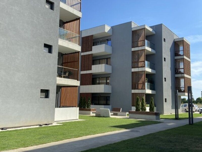 Cernica, apartament 3 camere, 2 balcoane, 83 mp.